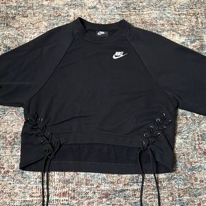 Cropped Nike Crewneck w/ Laces